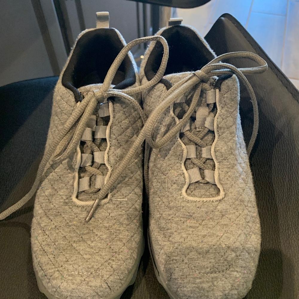 Prophet At leisure shoes in a quilted grey fabric Size 8 2A